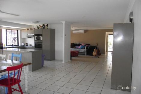 Property photo of 17 Eimeo Place Sandstone Point QLD 4511