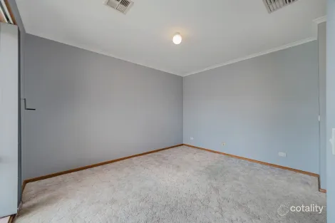 Property photo of 31 Newlyn Drive Craigieburn VIC 3064