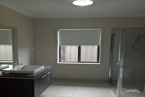 Property photo of 2 Hillcrest Parade Tarneit VIC 3029