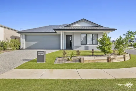 Property photo of 28 Blackstone Crescent Ripley QLD 4306