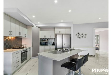 Property photo of 64 Canecutters Drive Ooralea QLD 4740