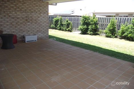 Property photo of 17 Eimeo Place Sandstone Point QLD 4511