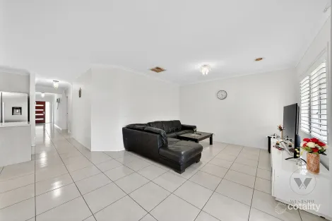 Property photo of 16 Barlow Circuit Tarneit VIC 3029