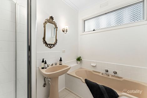 Property photo of 10 Fawkner Crescent Keilor East VIC 3033