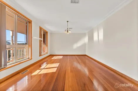 Property photo of 4 Downland Square Avondale Heights VIC 3034
