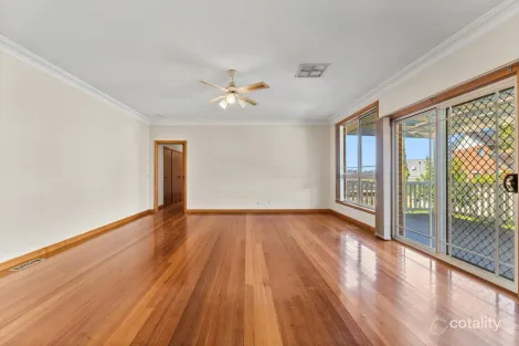 Property photo of 4 Downland Square Avondale Heights VIC 3034