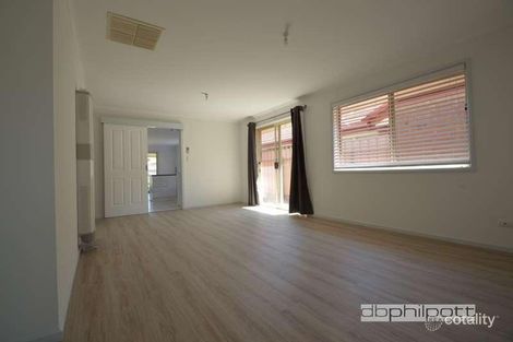 Property photo of 33 Schuit Crescent Pooraka SA 5095