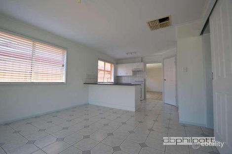 Property photo of 33 Schuit Crescent Pooraka SA 5095