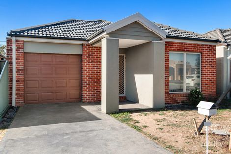 Property photo of 33 Edmund Street Pakenham VIC 3810