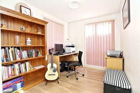Property photo of 30 Jasmine Court Meadow Heights VIC 3048