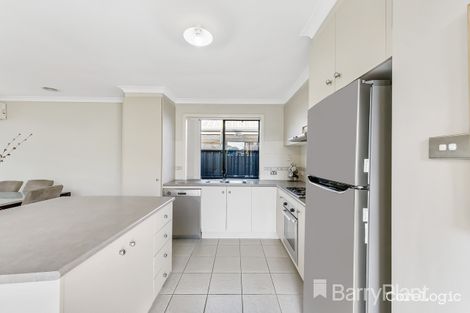 Property photo of 2 Gosford Gardens Derrimut VIC 3026