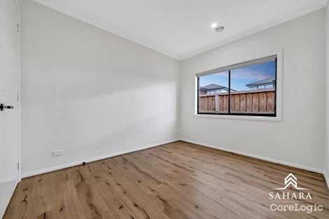 Property photo of 18 Willowmoore Grove Tarneit VIC 3029