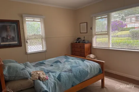 Property photo of 54 North Street Mount Lofty QLD 4350