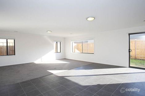 Property photo of 10 Totem Way Point Cook VIC 3030