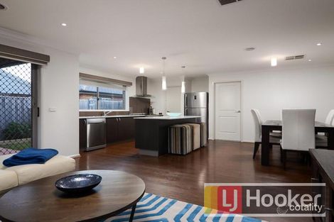 Property photo of 8 Markbeech Crescent Officer VIC 3809