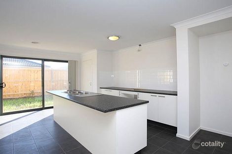 Property photo of 10 Totem Way Point Cook VIC 3030