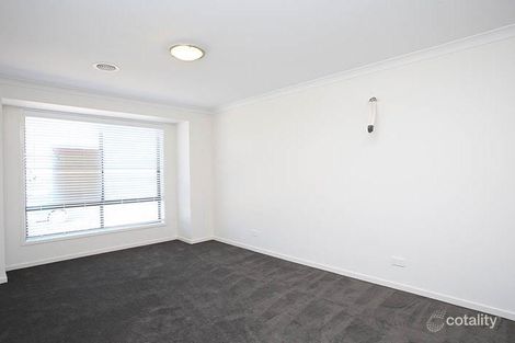 Property photo of 10 Totem Way Point Cook VIC 3030