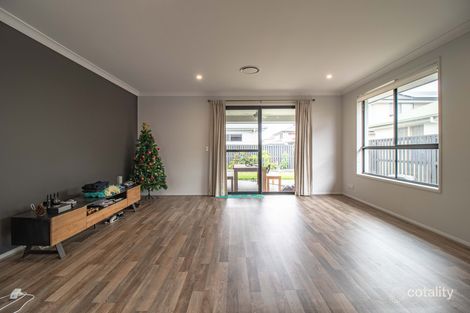 Property photo of 106 Emerald Drive Helensvale QLD 4212