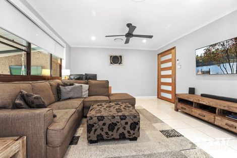 Property photo of 27 Horseshoe Circuit St Clair NSW 2759