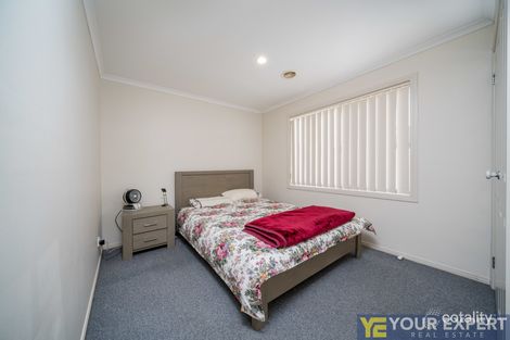 Property photo of 21 Hollington Way Berwick VIC 3806
