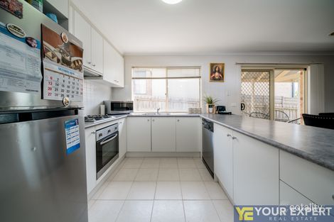 Property photo of 21 Hollington Way Berwick VIC 3806