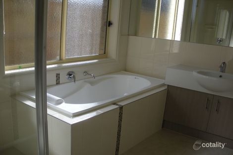 Property photo of 8 Blackledge Drive Cranbourne East VIC 3977