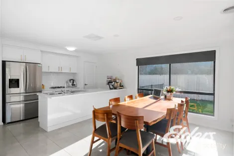 Property photo of 3 Heather Circuit Mulwala NSW 2647