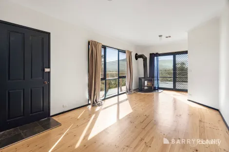 Property photo of 32 Alpine Boulevard Launching Place VIC 3139