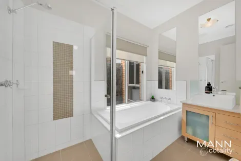 Property photo of 8 Gammage Boulevard Epping VIC 3076