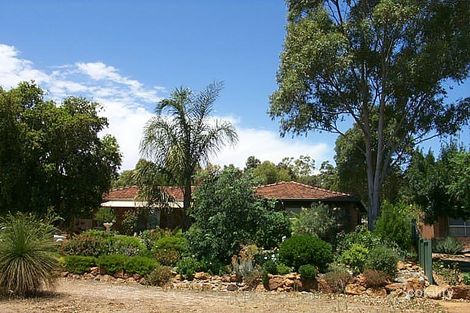 18 Ind St, Lesmurdie, WA 6076