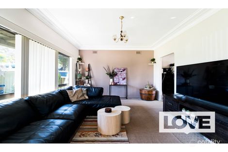 Property photo of 16 Valley View Crescent Glendale NSW 2285