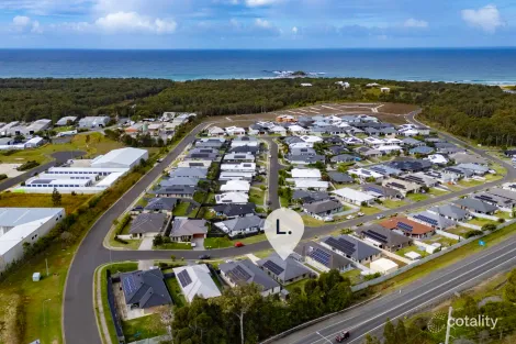 Property photo of 8 Flat Top Drive Woolgoolga NSW 2456