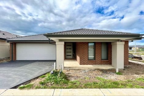 2 Coquille Way, Armstrong Creek, VIC 3217