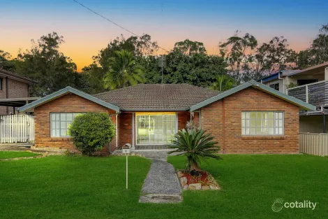 Property photo of 8 Indra Avenue Summerland Point NSW 2259
