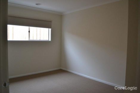 Property photo of 36 Nixon Drive Berwick VIC 3806