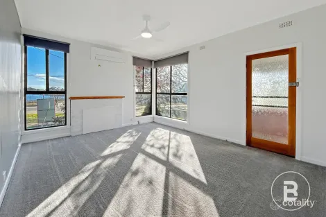 Property photo of 2 Churchill Avenue Ararat VIC 3377