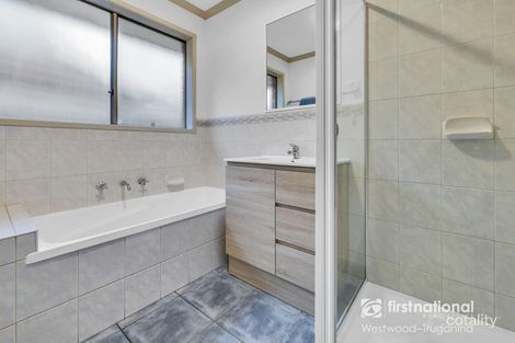 Property photo of 11 Nicholson Close Werribee VIC 3030