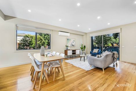 Property photo of 2/427 Warrigal Road Burwood VIC 3125