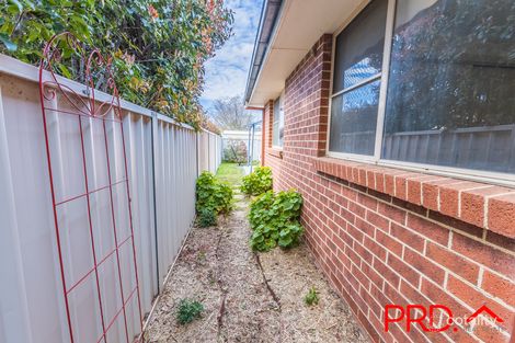 Property photo of 2/41 Warwick Road Hillvue NSW 2340