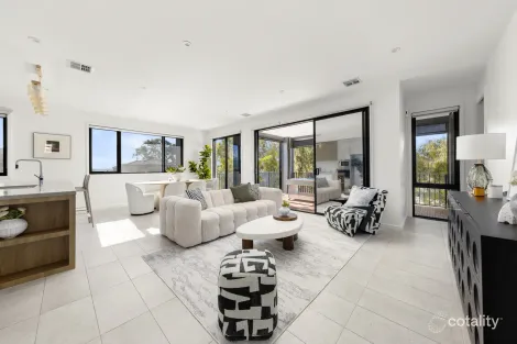 Property photo of 41 Silver Leaf Circuit Doncaster VIC 3108