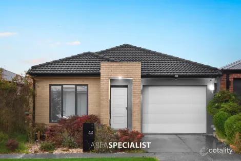 44 Moroak Cres, Clyde North, VIC 3978