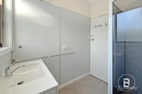 Property photo of 2 Churchill Avenue Ararat VIC 3377