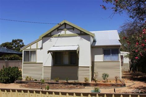 105 Todd St, Merredin, WA 6415