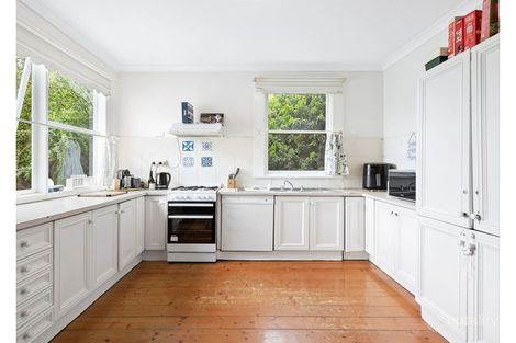 Property photo of 30 Seaview Avenue Mornington VIC 3931