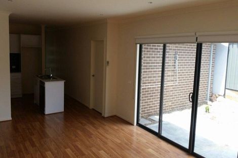 Property photo of 28 Versant Drive Craigieburn VIC 3064