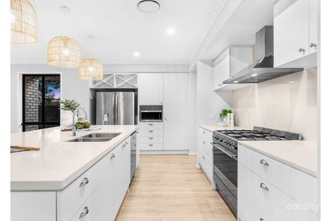Property photo of 54 Regent Street Wynnum West QLD 4178