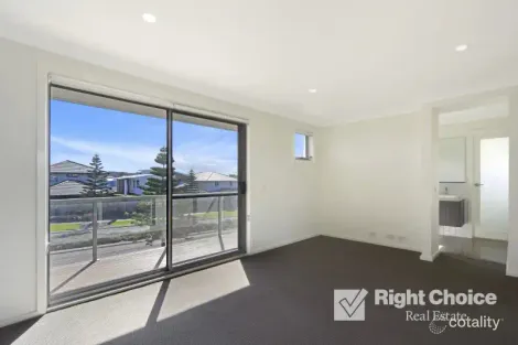 Property photo of 52 Cove Boulevard Shell Cove NSW 2529