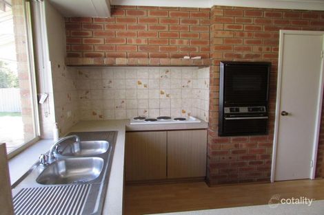 6 Sitka Pl, Cannington, WA 6107