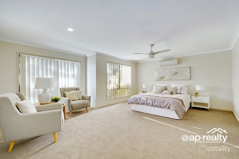 Property photo of 2 Gilberton Crescent Forest Lake QLD 4078