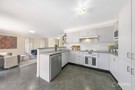 Property photo of 10 Kirkland Close Lakelands NSW 2282